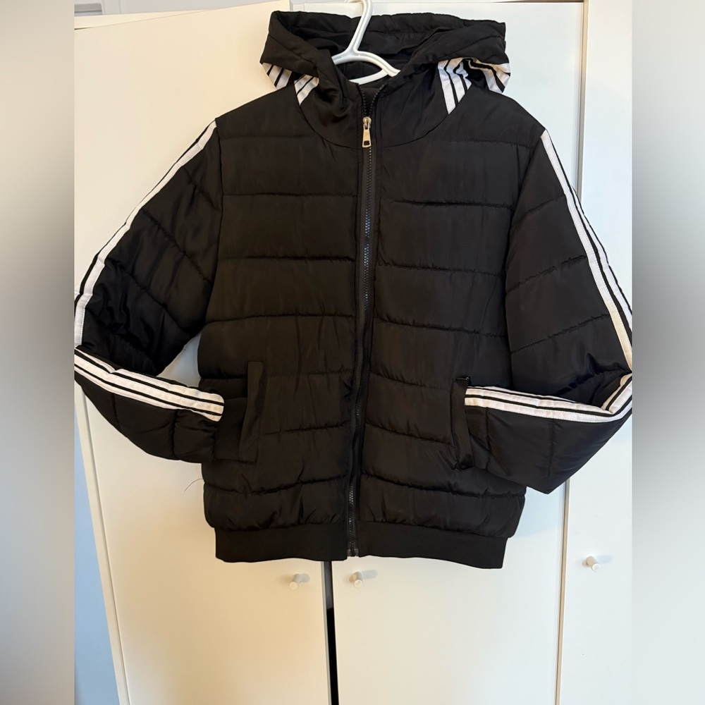 Women's Black Puffer Jacket with White Accents (M/L)